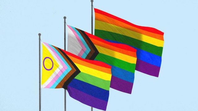 Grupos LGBTQ en EE.UU. consideran una nueva bandera más inclusiva con la comunidad transgénero y las personas de color